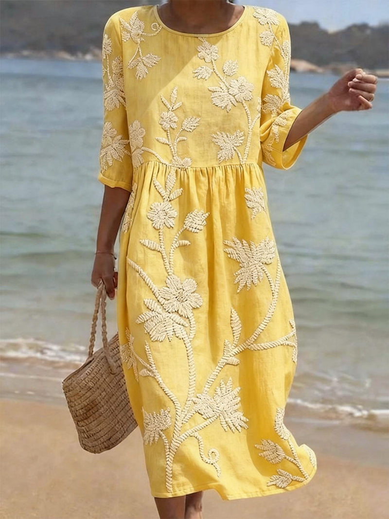 Robe décontractée pour femme avec imprimé floral.