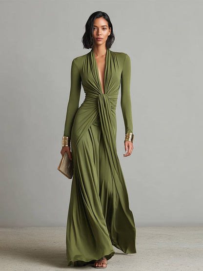 Robe longue vert olive en soie stretch avec décolleté en V profond et détails volantés, robe maxi glamour