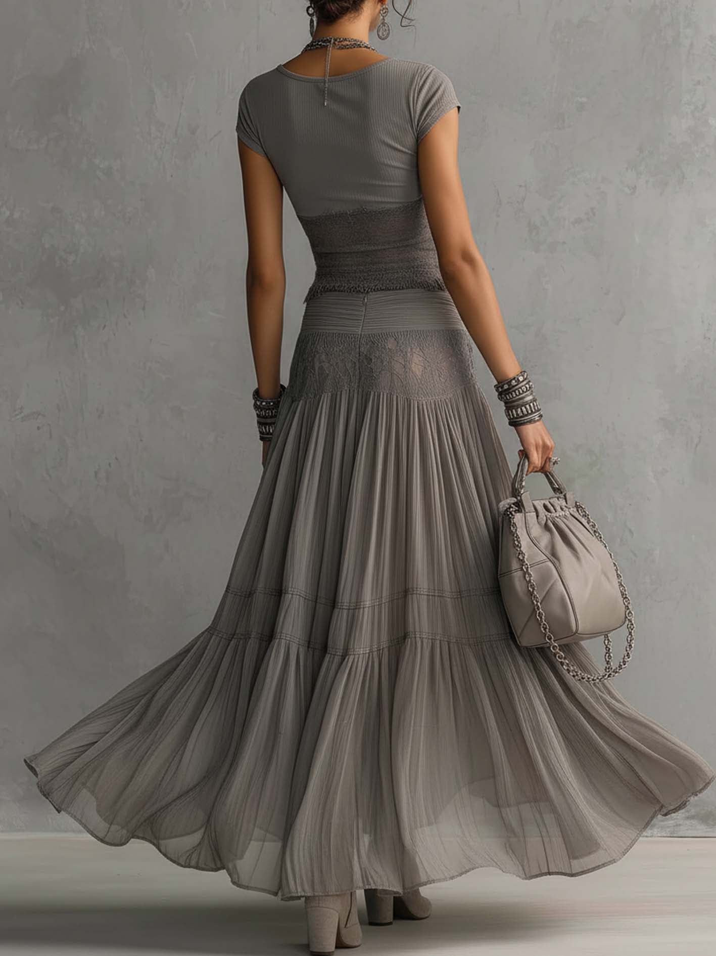 Ensemble Top en Dentelle et Jupe Maxi Plissée Elena