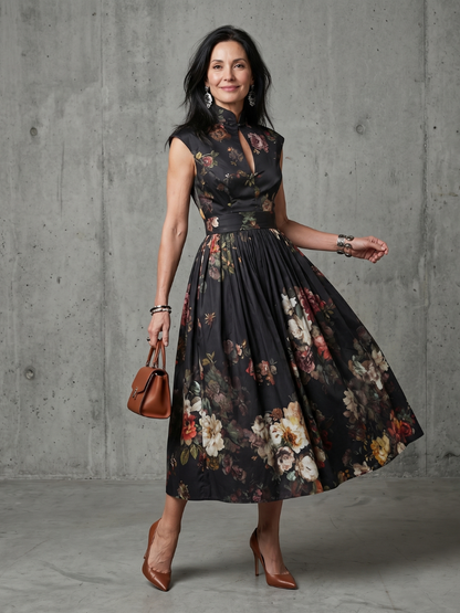 Greta | Robe Midi Plissée à Encolure Haute et Découpe Florale