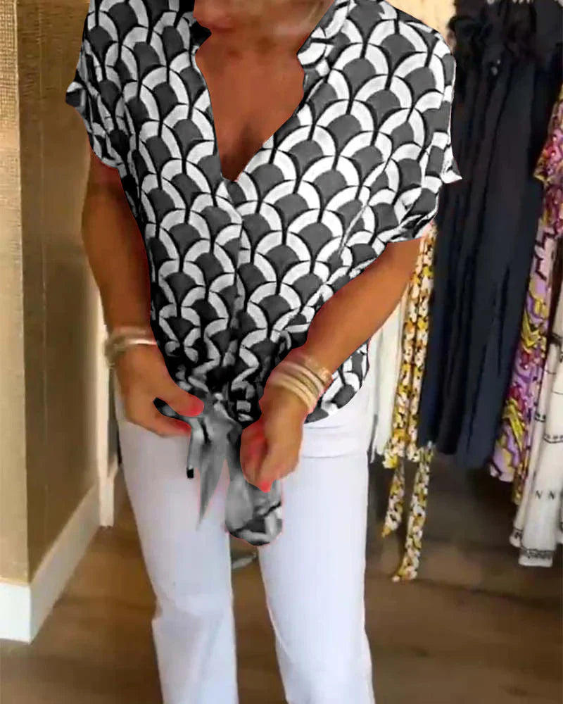 Amelia – Flowy Form Blouse