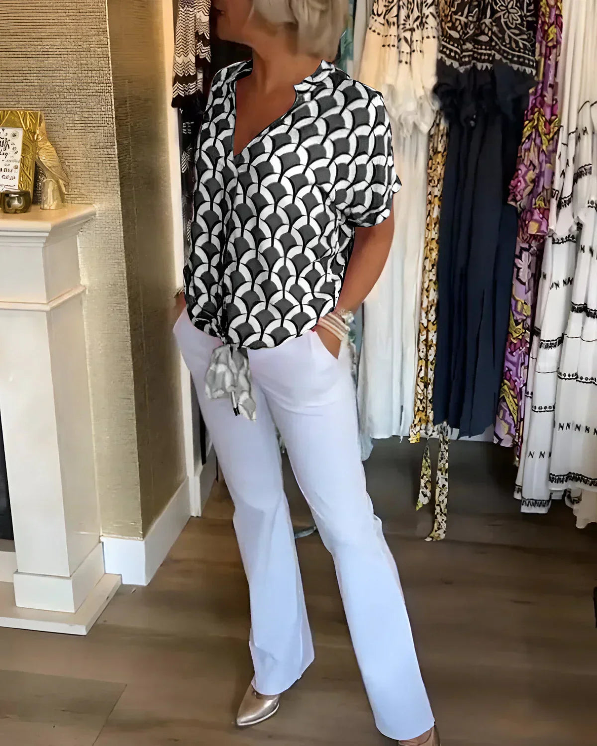 Amelia – Flowy Form Blouse