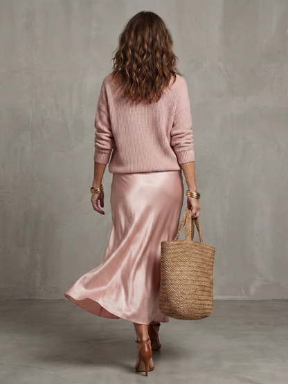 Luciana | Jupe en Satin Biais avec Ensemble en Maille