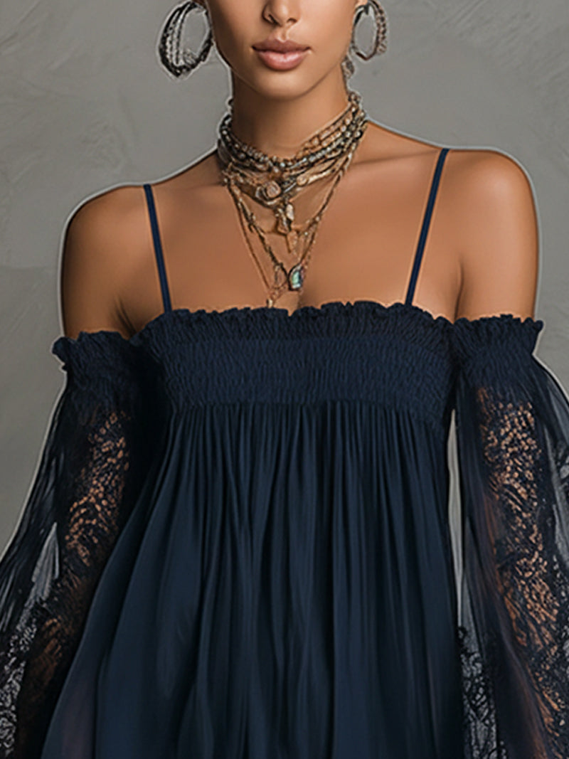 Noemi | Robe mini en chiffon bleu marine avec décolleté off-shoulder, bordures en dentelle et manches transparentes