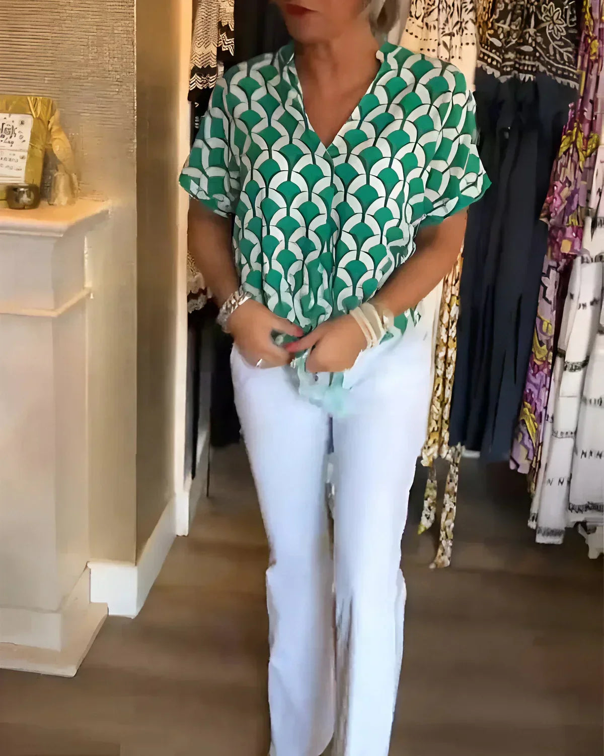 Amelia – Flowy Form Blouse