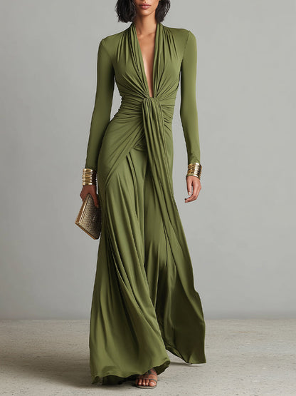 Robe longue vert olive en soie stretch avec décolleté en V profond et détails volantés, robe maxi glamour