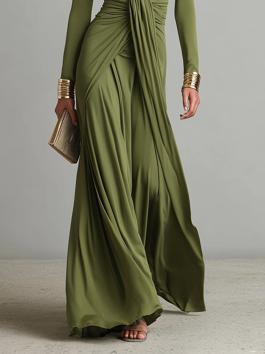 Robe longue vert olive en soie stretch avec décolleté en V profond et détails volantés, robe maxi glamour