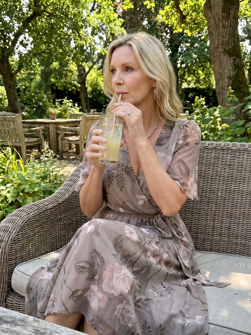 Mirabel | Robe midi à manches volantes et taille froncée avec imprimé floral
