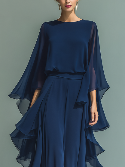 Ensemble Top en Chiffon Bleu Marine avec Manches Évasées et Pantalons à Jambe Droite avec Détails Ruchés