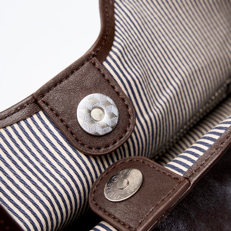 Nóvia | Minimalist Leather Tote Bag