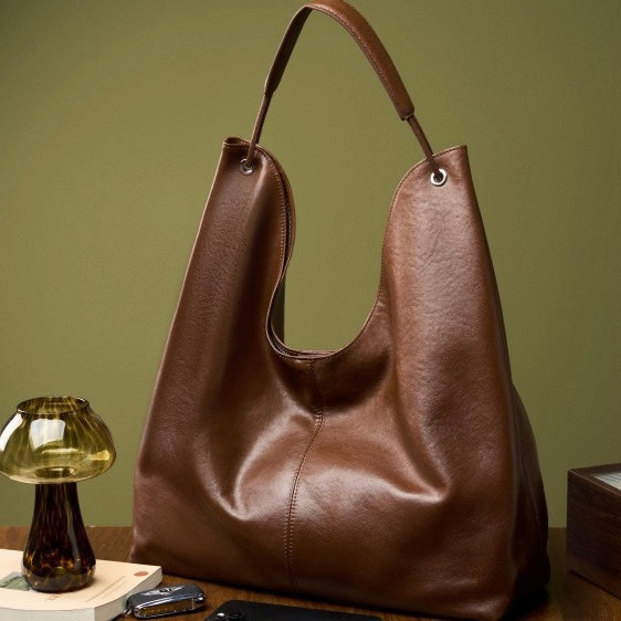 Nóvia | Minimalist Leather Tote Bag