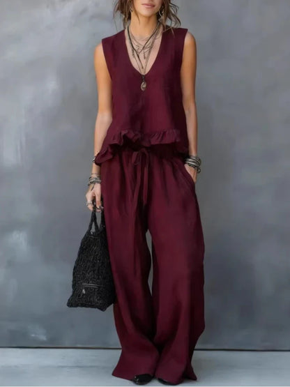 Clara | Ensemble de pantalons à deux pièces avec top sans manches à décolleté en V et volants