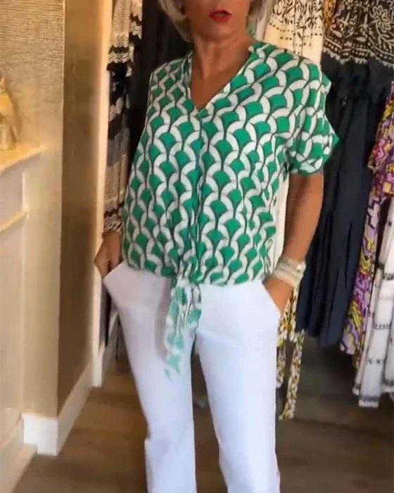 Amelia – Flowy Form Blouse